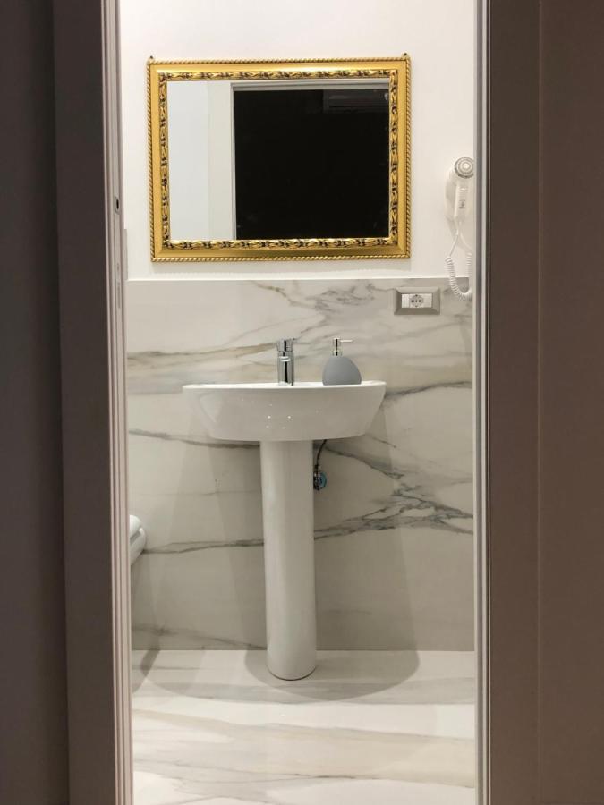 Nsh Apparthotel, Napoli Centro Екстериор снимка