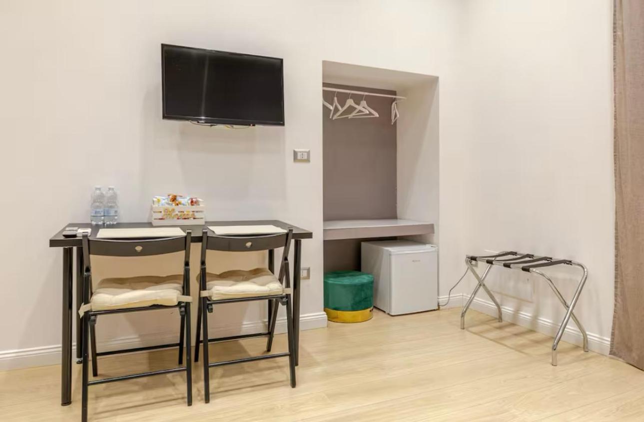 Nsh Apparthotel, Napoli Centro Екстериор снимка