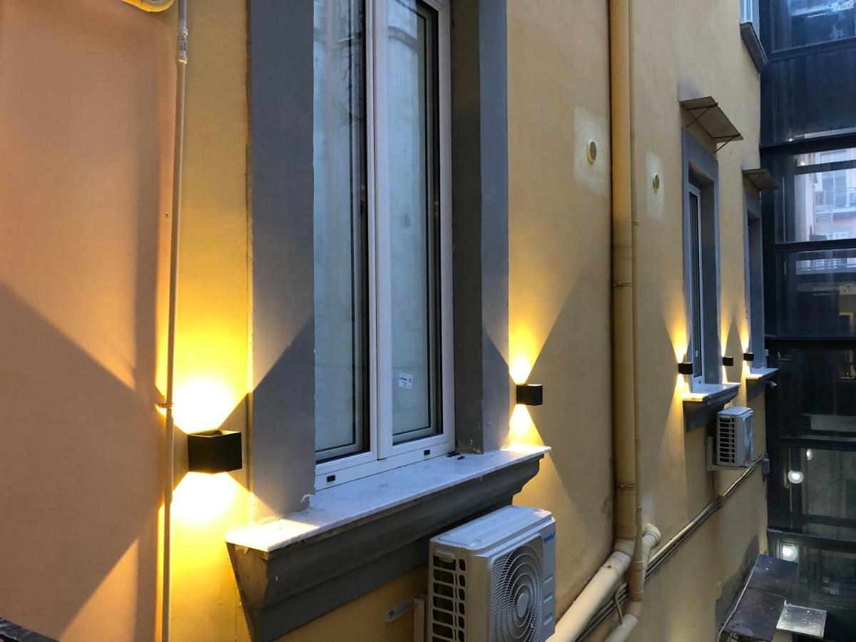 Nsh Apparthotel, Napoli Centro Екстериор снимка