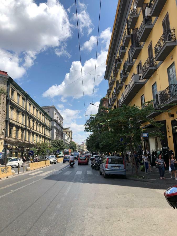 Nsh Apparthotel, Napoli Centro Екстериор снимка